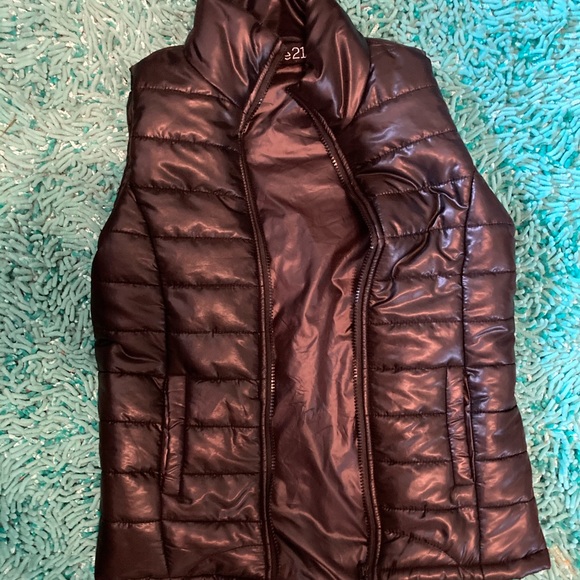 Rue 21 vest - Picture 1 of 1